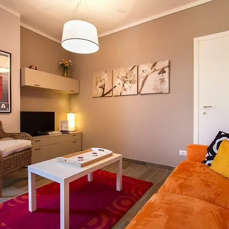 Apartment New La Lombarda City Center 2 *
